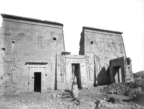 Antikfoto des Pylon des Ptolemäus auf der Insel Philae.